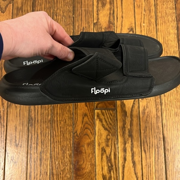 Floopi Sandals - Picture 2 of 3